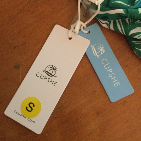 Cupshe- NWT Green/ Blue Floral Swimsuit. Size S - Picture 6 of 8